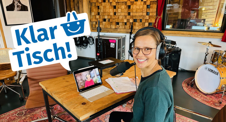 Podcastaufnahme mit Gästin in der Videokonferenz Podcastaufnahme mit Gästin in der Videokonferenz