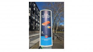 Plakat iglo Fischstäbchen, 24.03.2025, Adickesallee, Frankfurt/Main Plakat iglo Fischstäbchen, 24.03.2025, Adickesallee, Frankfurt/Main