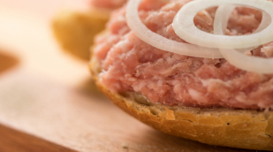 Mettbrötchen Mettbrötchen