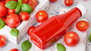 Ketchup und Tomaten