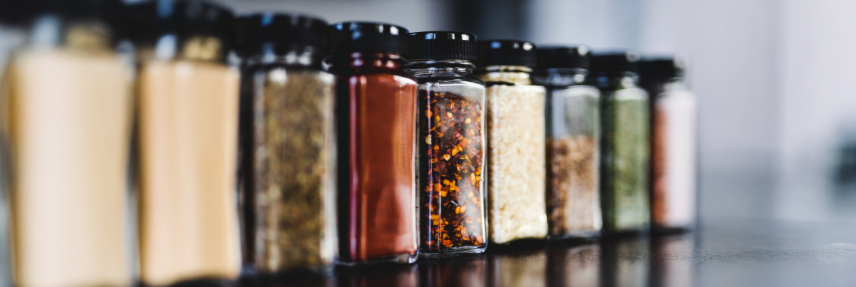 Gewürze im Glas Gewürze im Glas